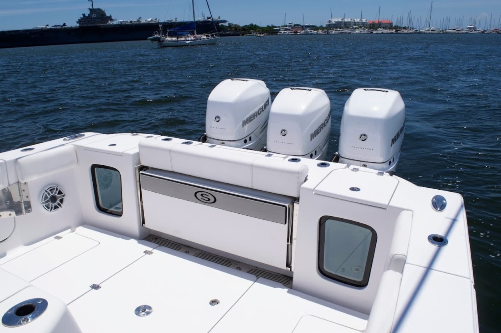 2022 Sportsman Open 352 - Cockpit