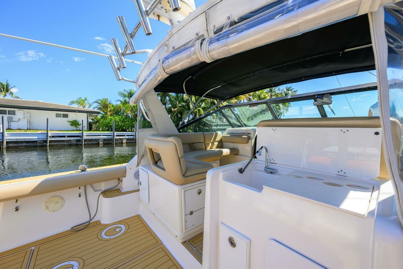 Tiara 3100 LE Black Jack - Cockpit
