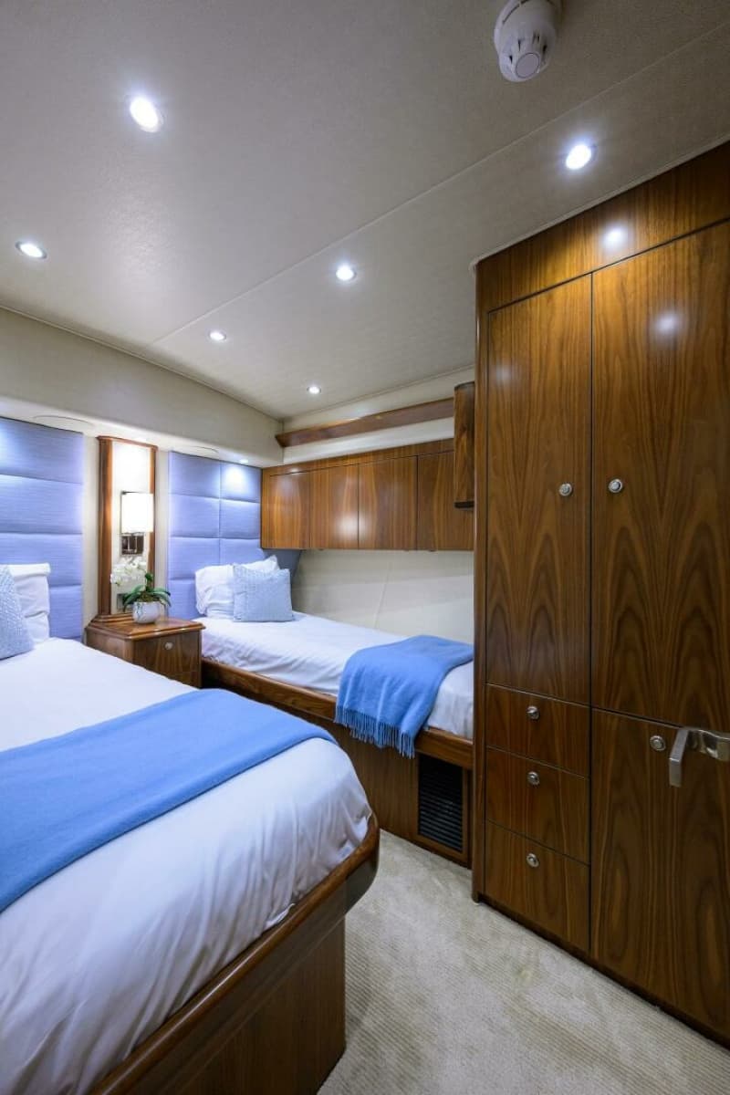 Viking  92 SPECULATOR - Twin Guest Stateroom