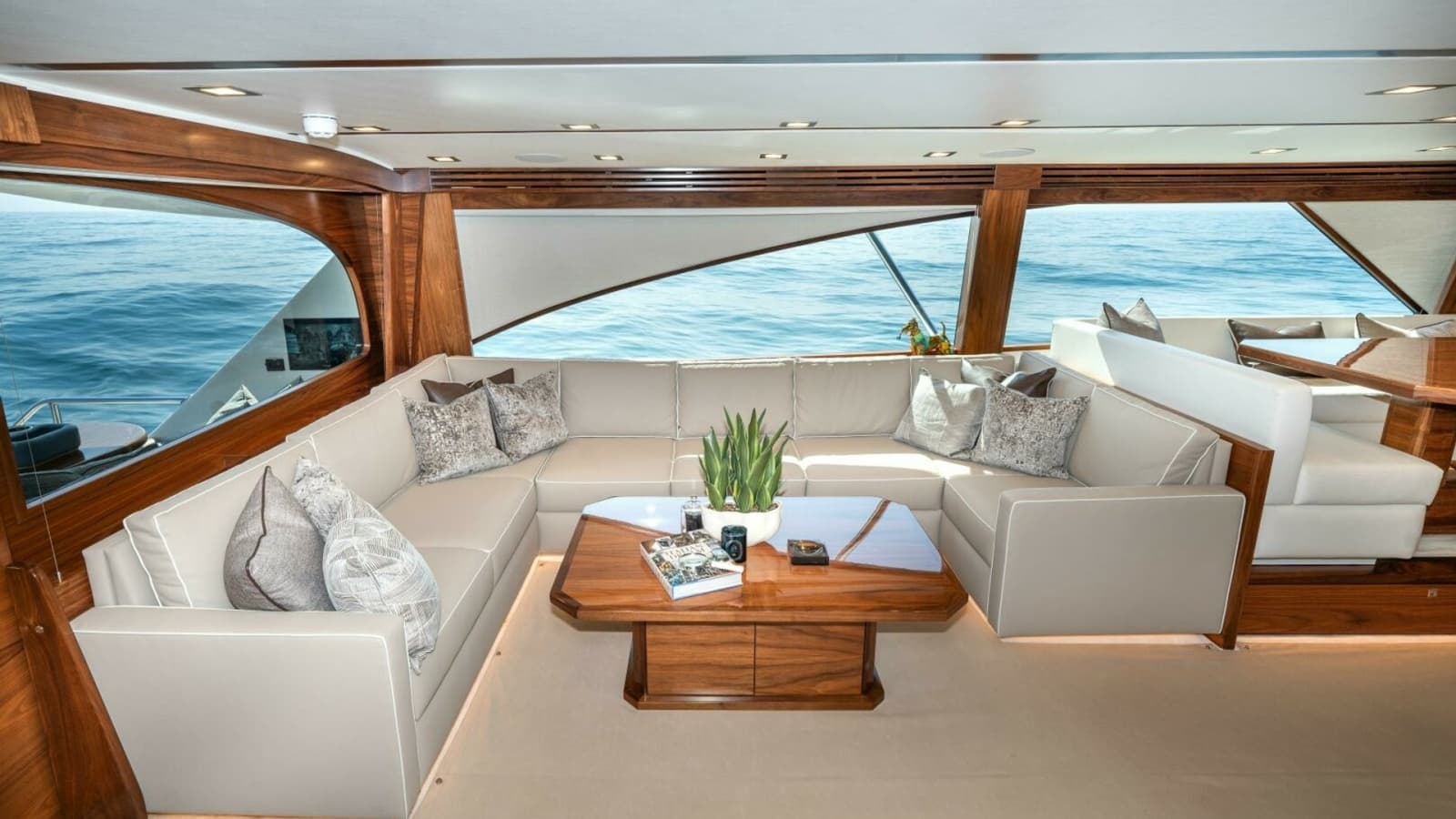 2025 Viking 90C "Zatara"