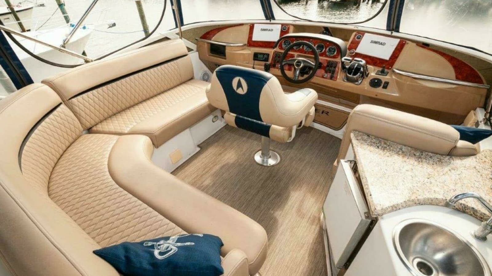 2002 Carver 444 CPMY- Graham's Enterprise