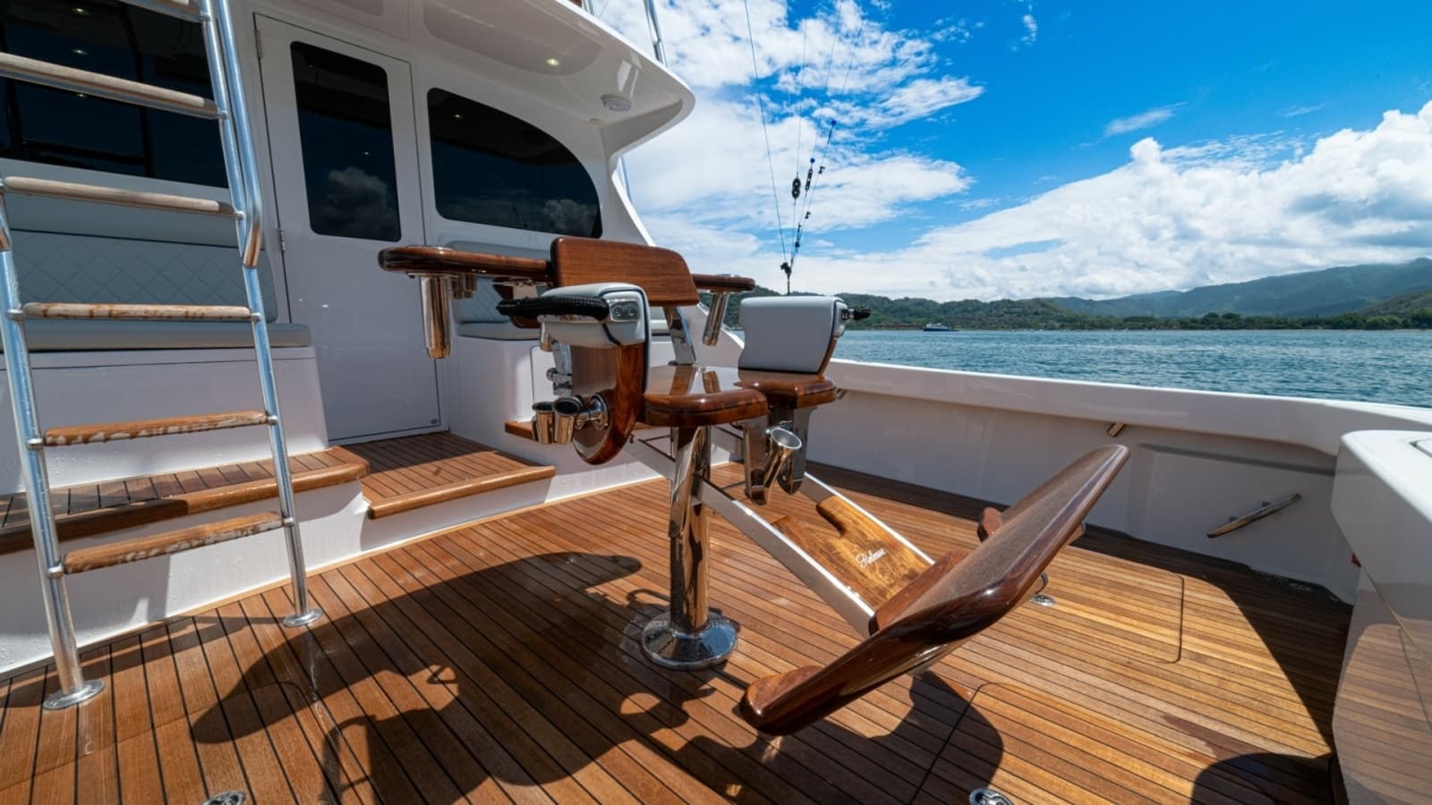 2023 Viking 46 Billfish Cockpit