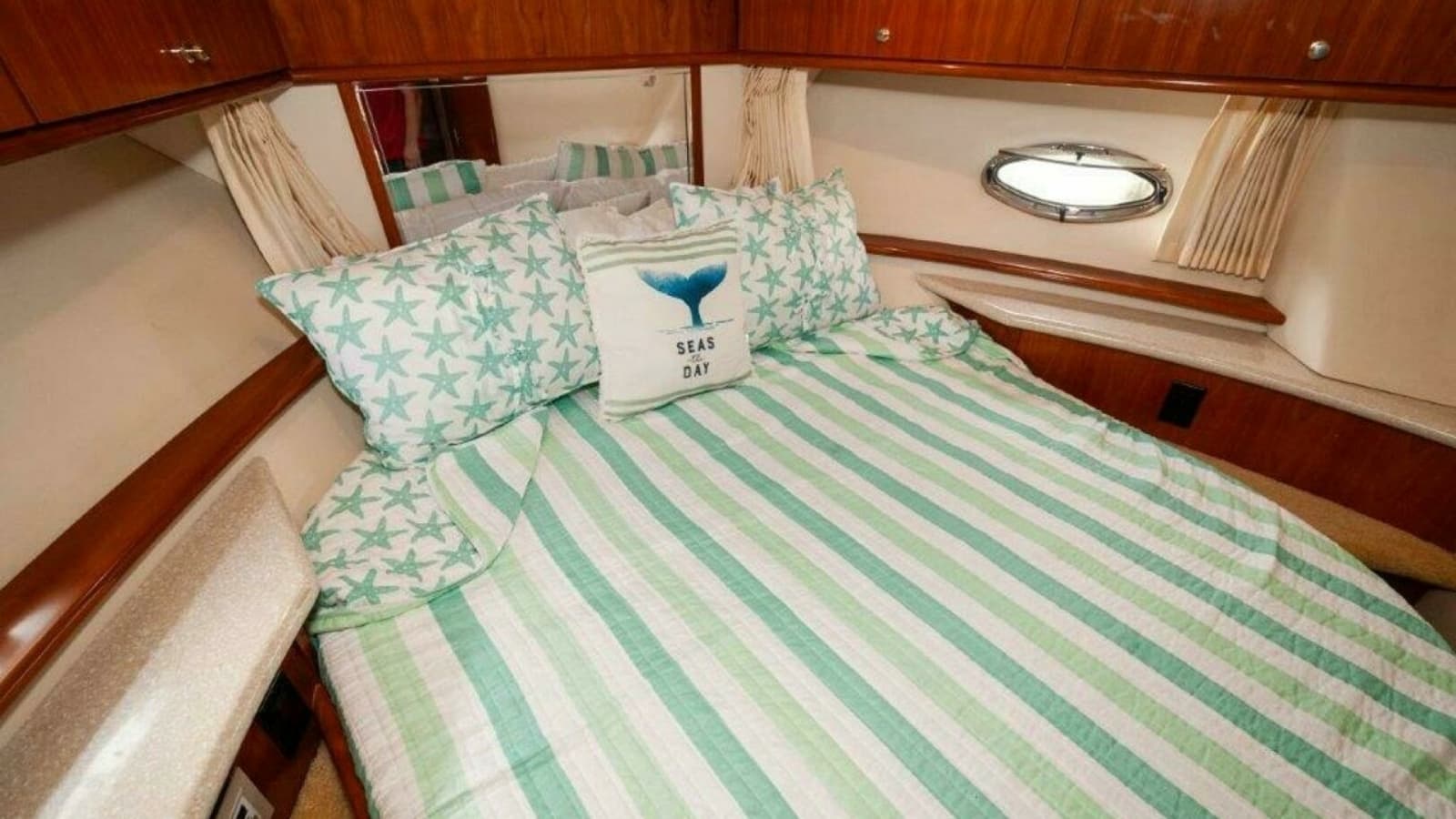 2002 Carver 444 CPMY- Graham's Enterprise