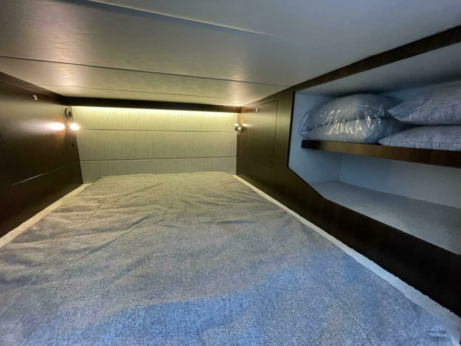 Cruisers Yachts 38 GLS -