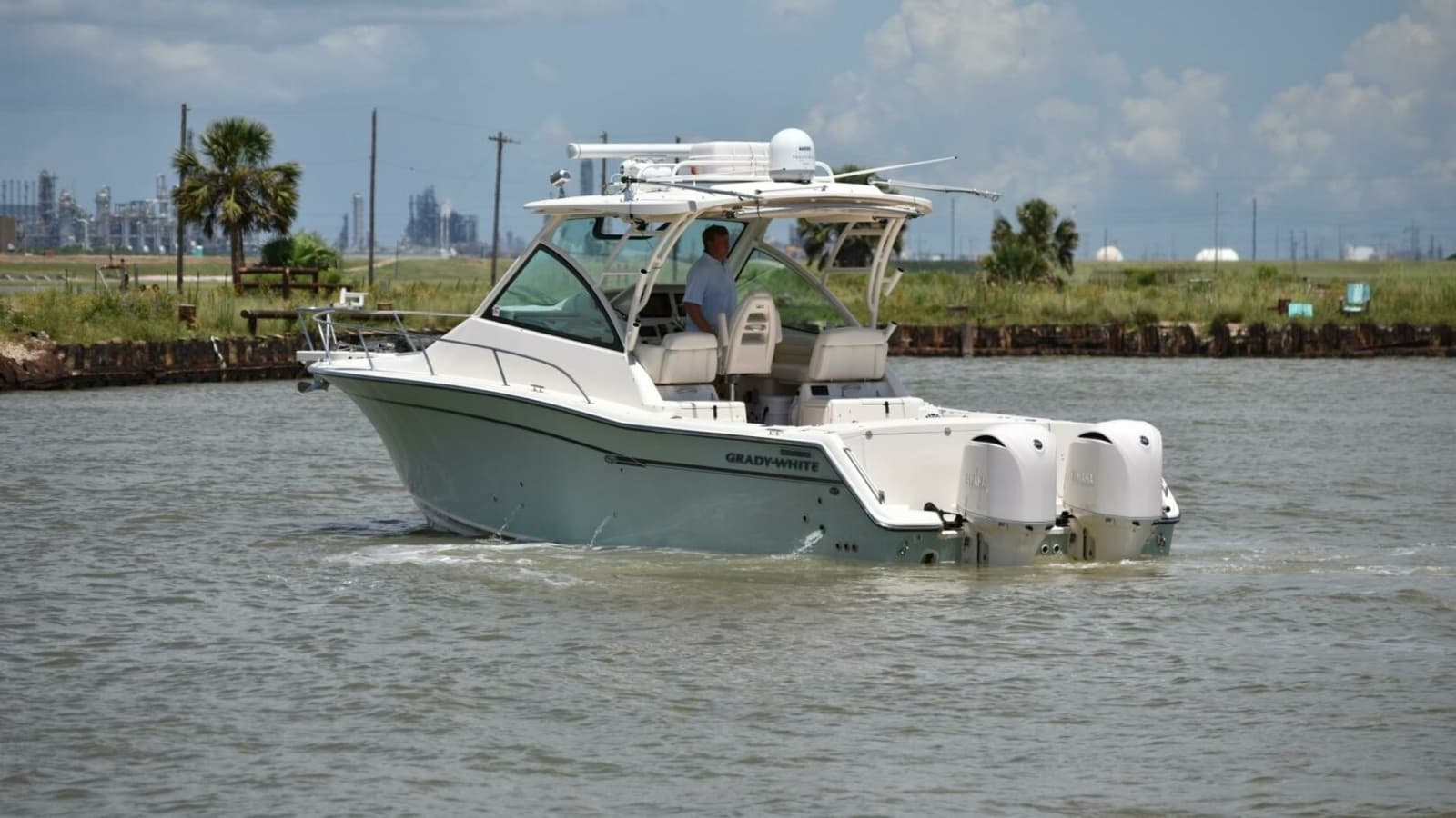 2016 Grady-White 330 Express