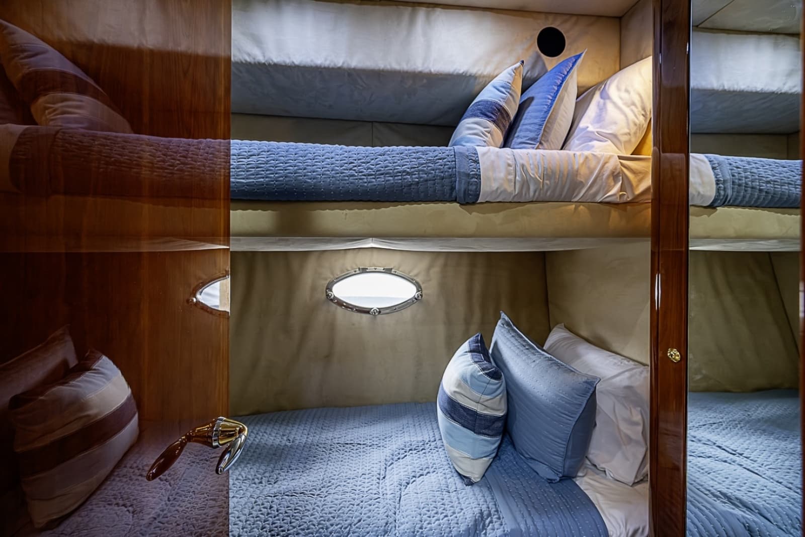Sunseeker 62 EAGLE II - Head