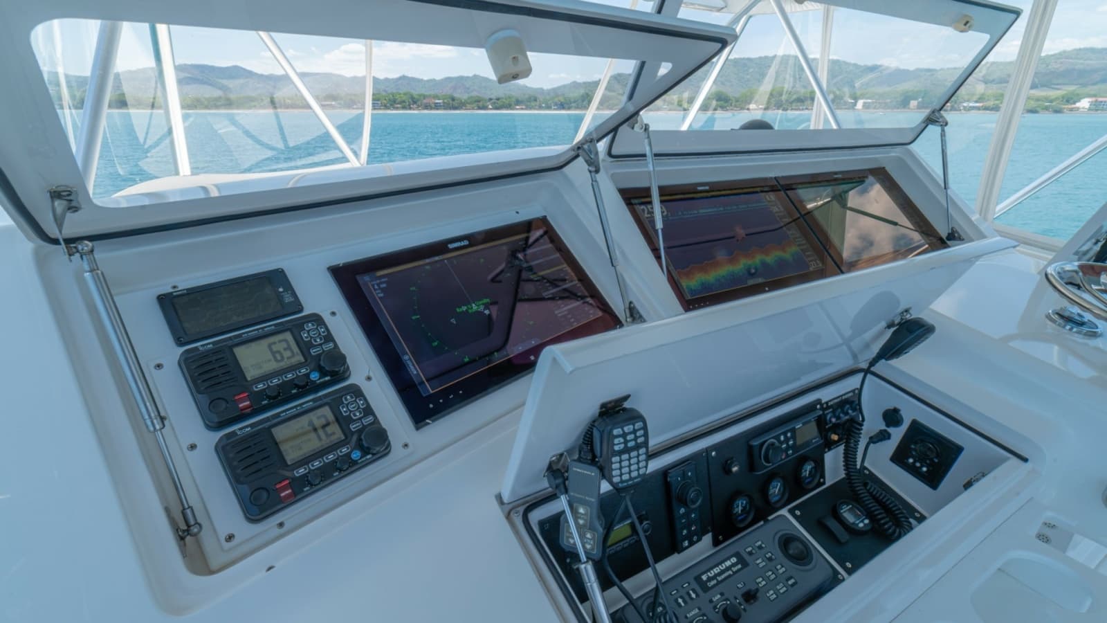 Flybridge Helm Station