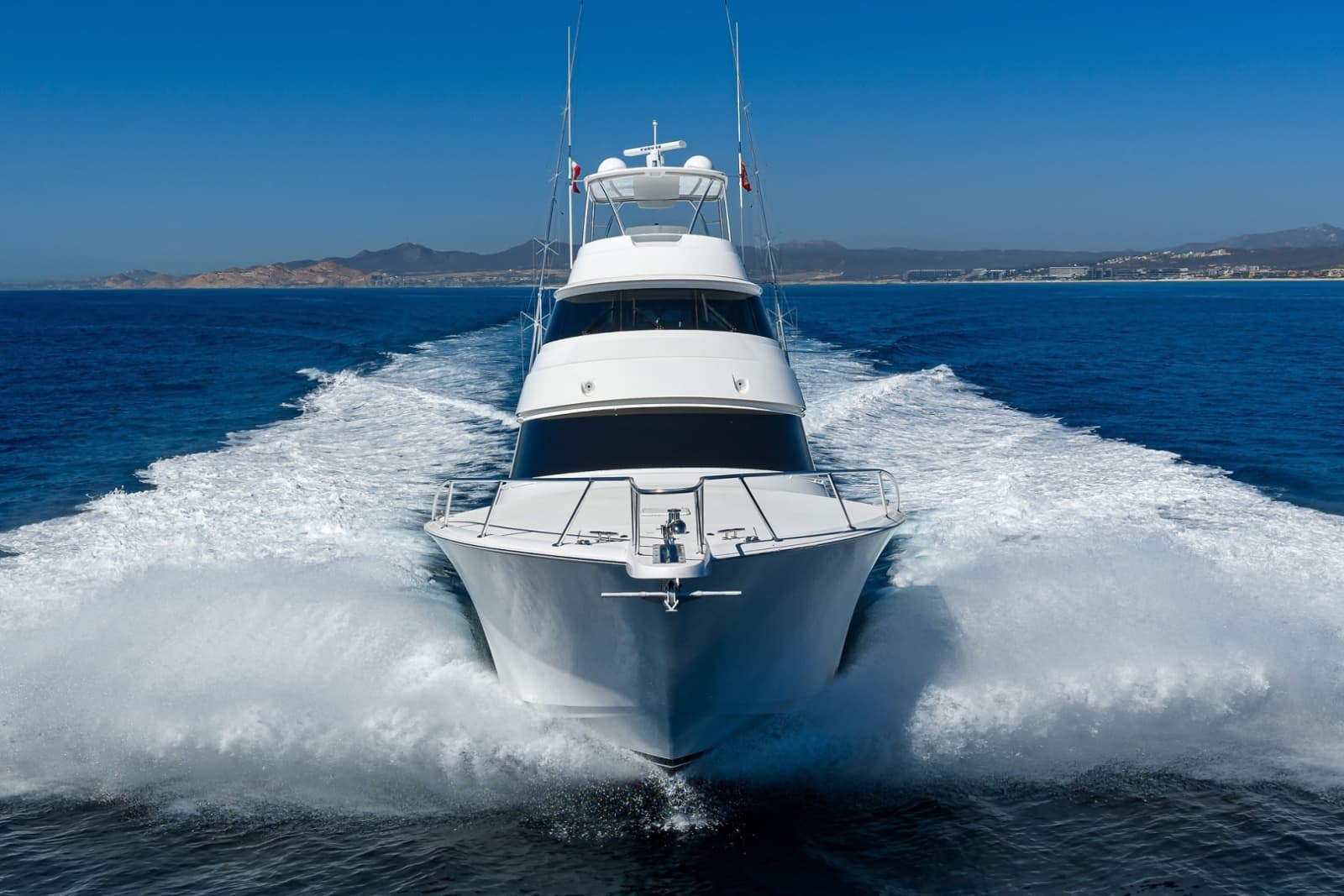 Viking 80 MERCEDES - Running Shot