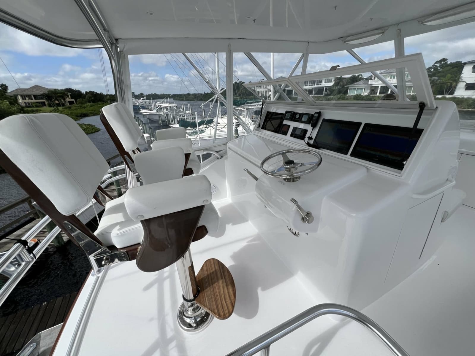 2013 Hatteras GT 54