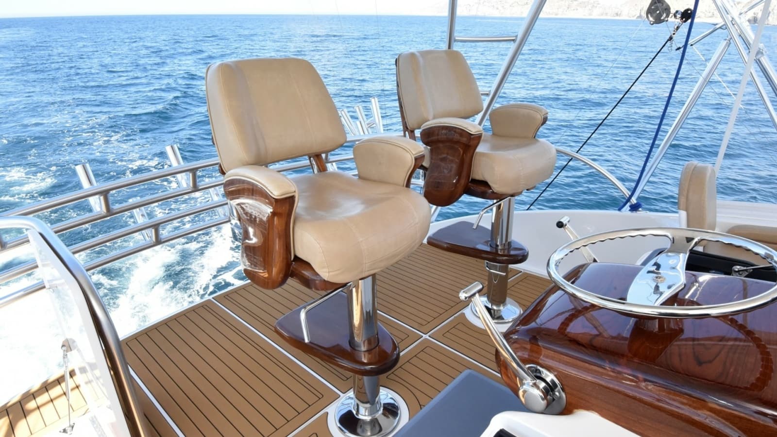 2016 Viking 55 Convertible TAG Team Helm Seating
