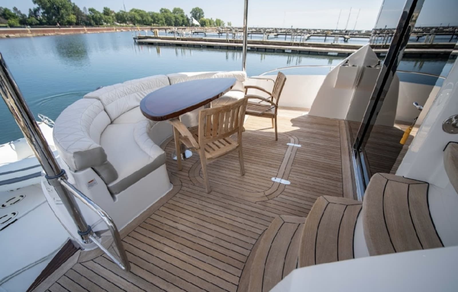 Hatteras 60 OVATION - Aft Deck