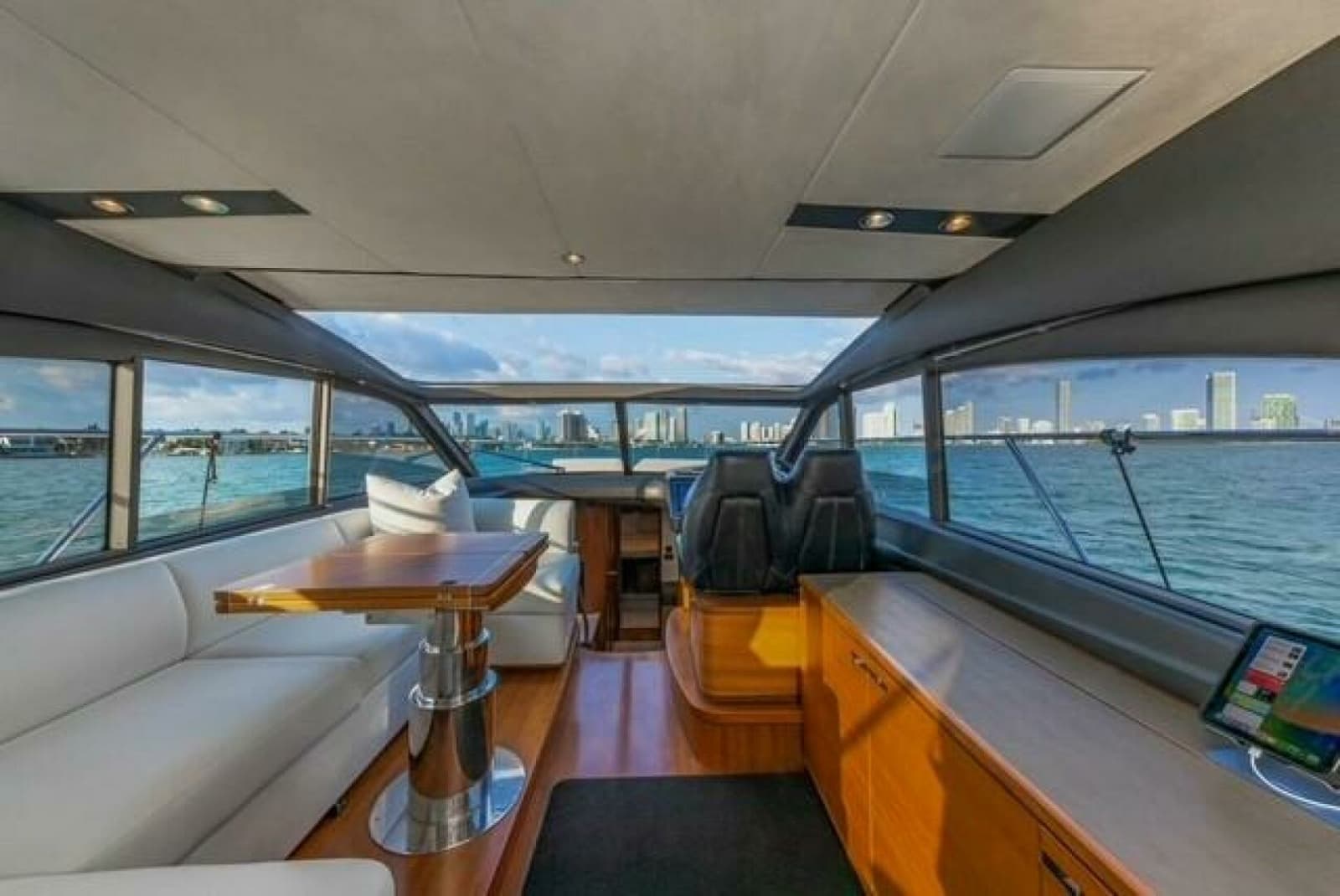 2017 Princess V48