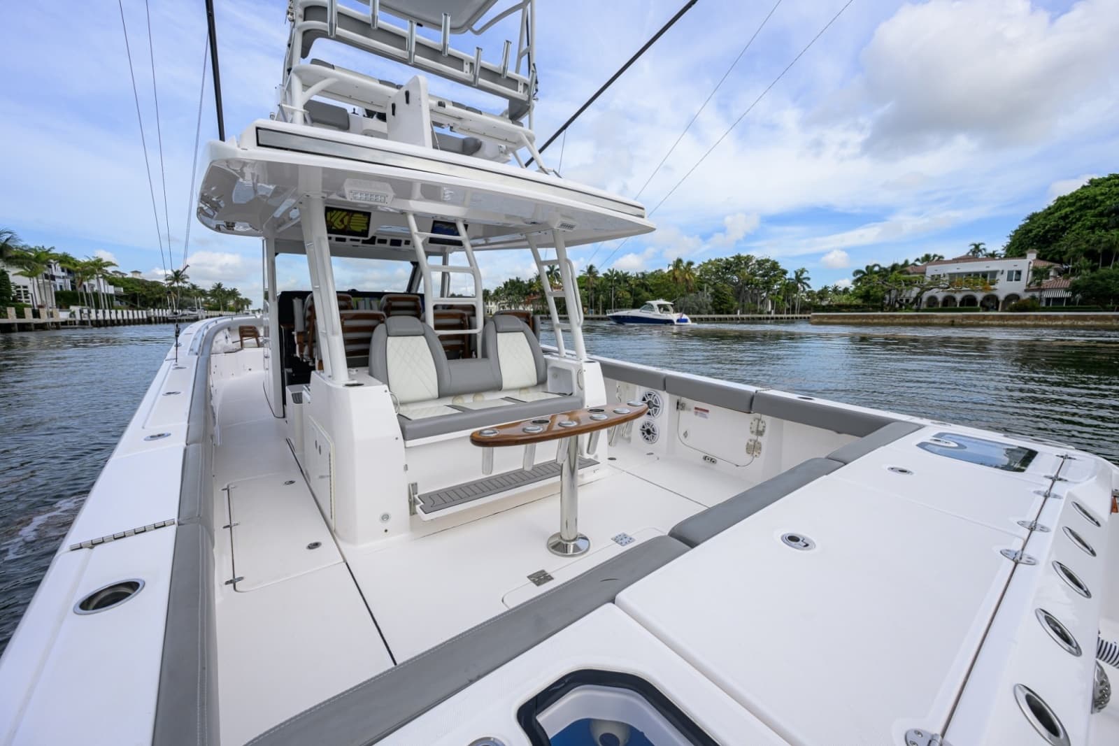 Everglades 45 GALLANT LADY - Cockpit