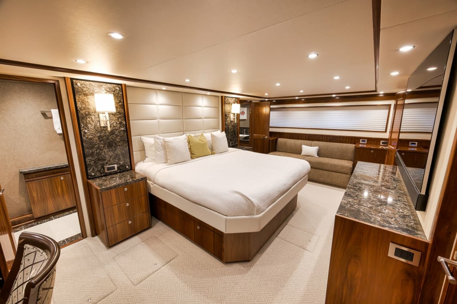2016 Viking 92 Enclosed Bridge
