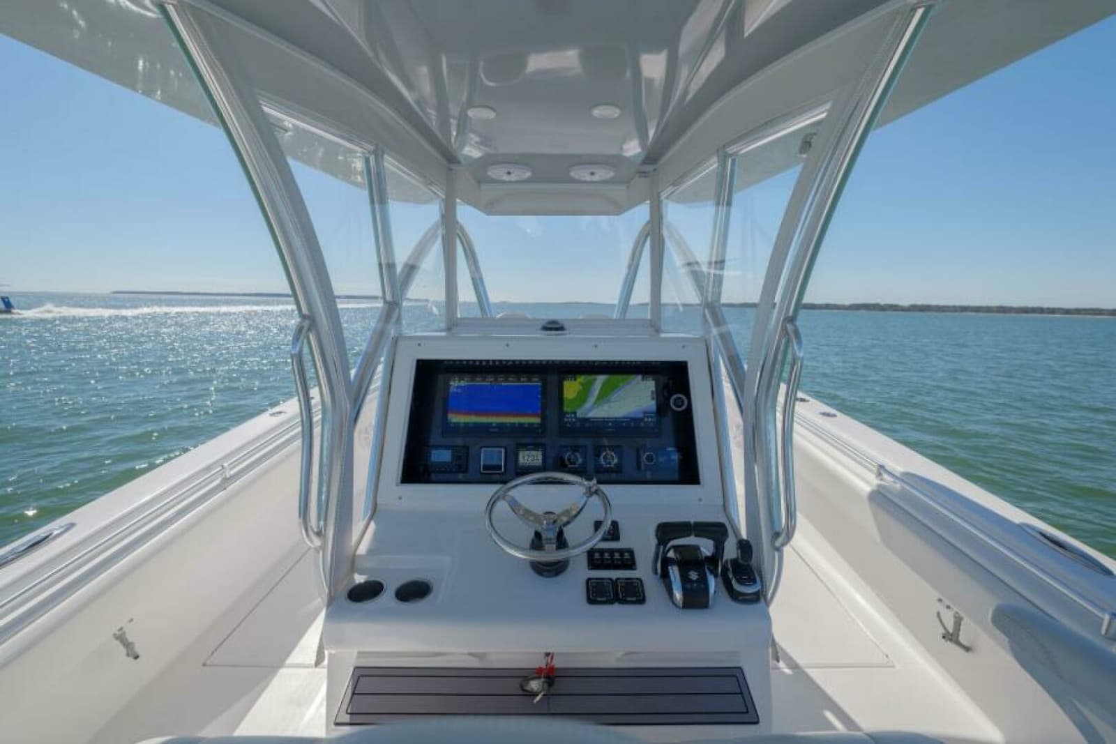 SeaHunter 38 Reel Escape- Helm