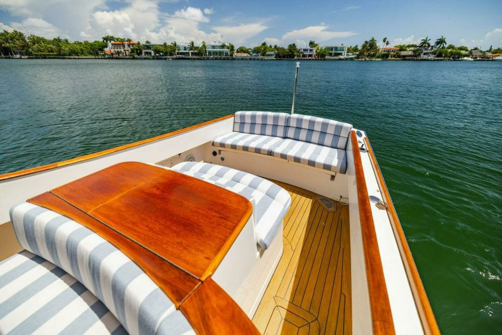 2004 Hinckley Talaria 29 R