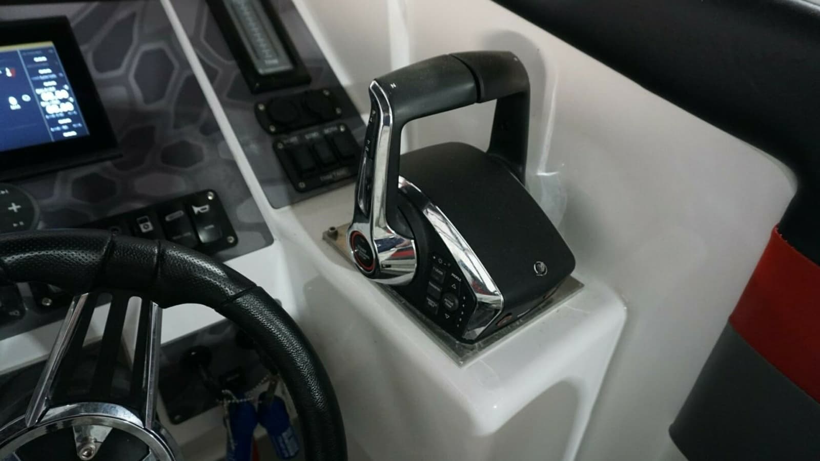 1998 32 Active Thunder 32 CC Ms. Rita Helm (2)