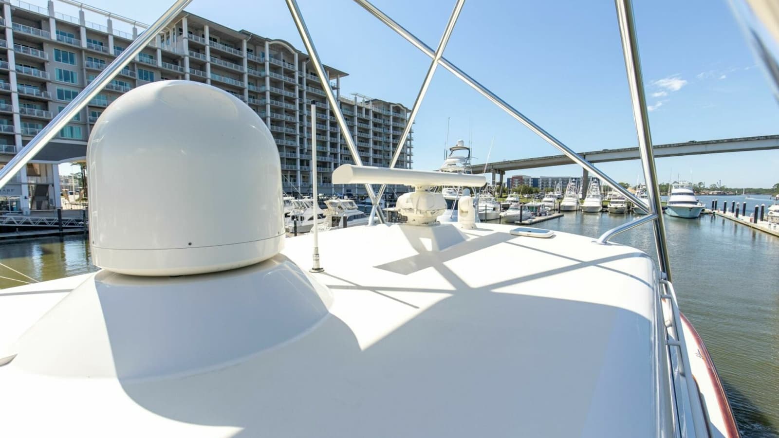 54_2827464_2005_76_whiticar_enclosed_bridge_badonkadonk_radar