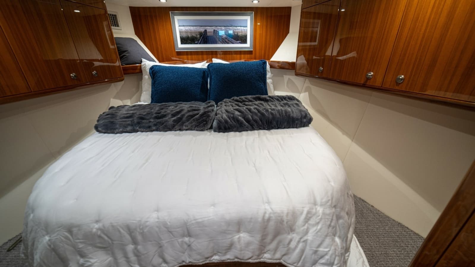 2023 Viking 46 Billfish Master Stateroom