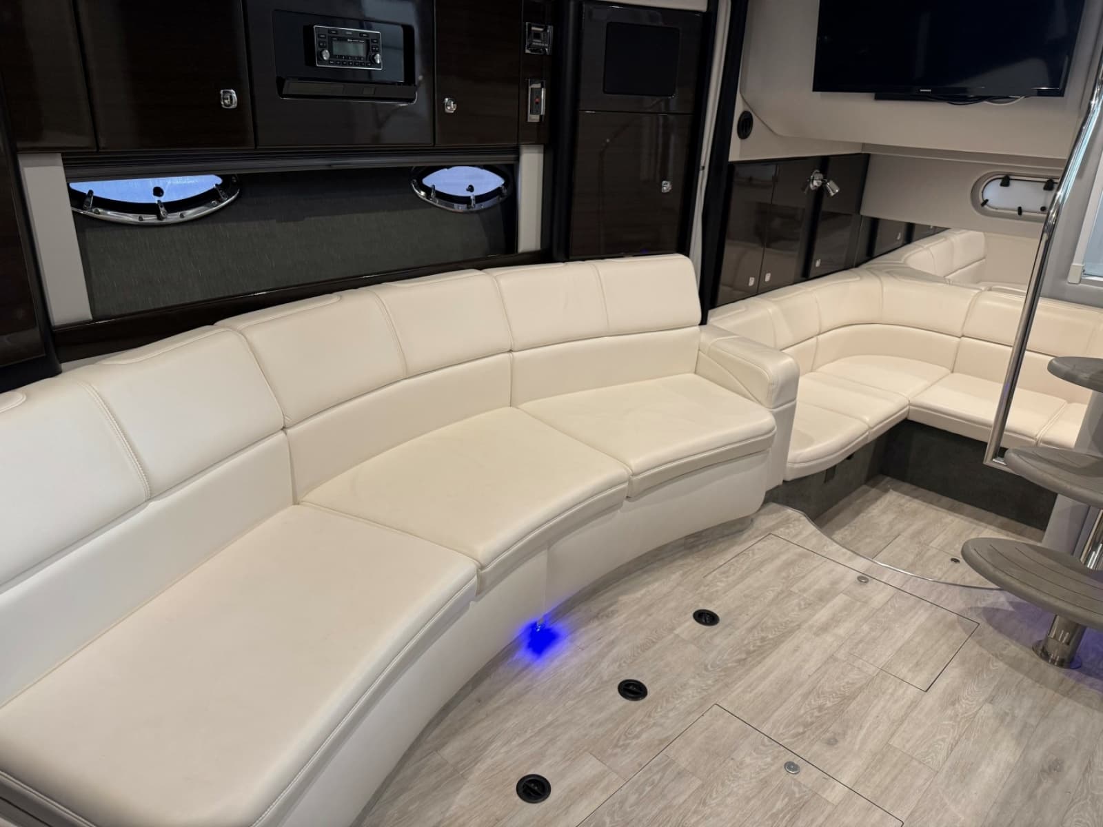 Formula 34 CLAIR DE LUNE - Salon Seating