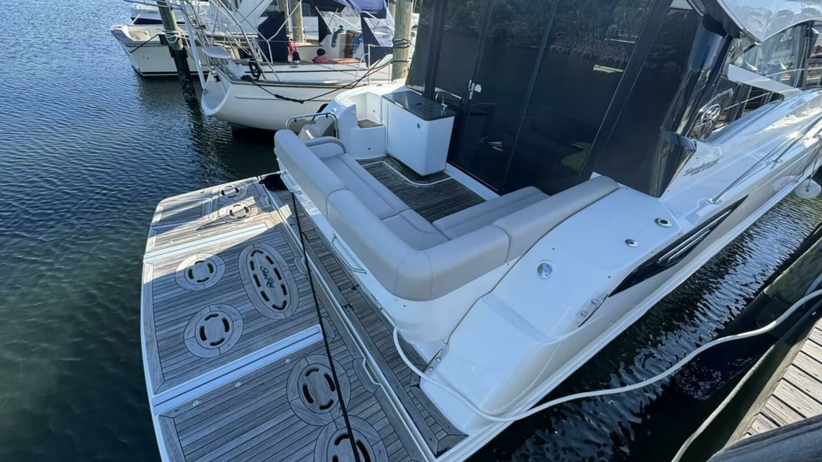 2016 Sea Ray 470 Sundancer 'Lopez Cove II' - Hydraulic Swim Platform