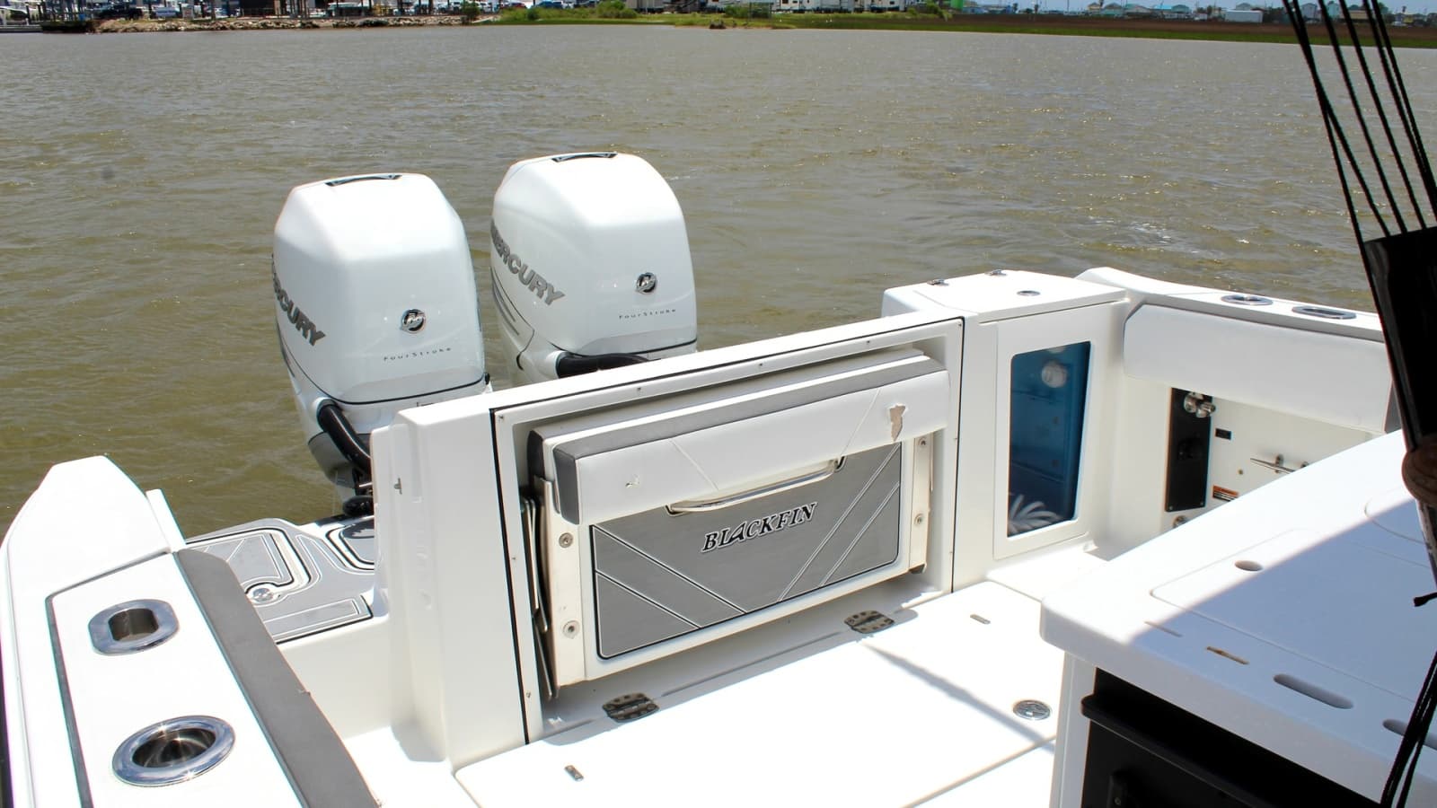 Aft Fishing Station with Engines