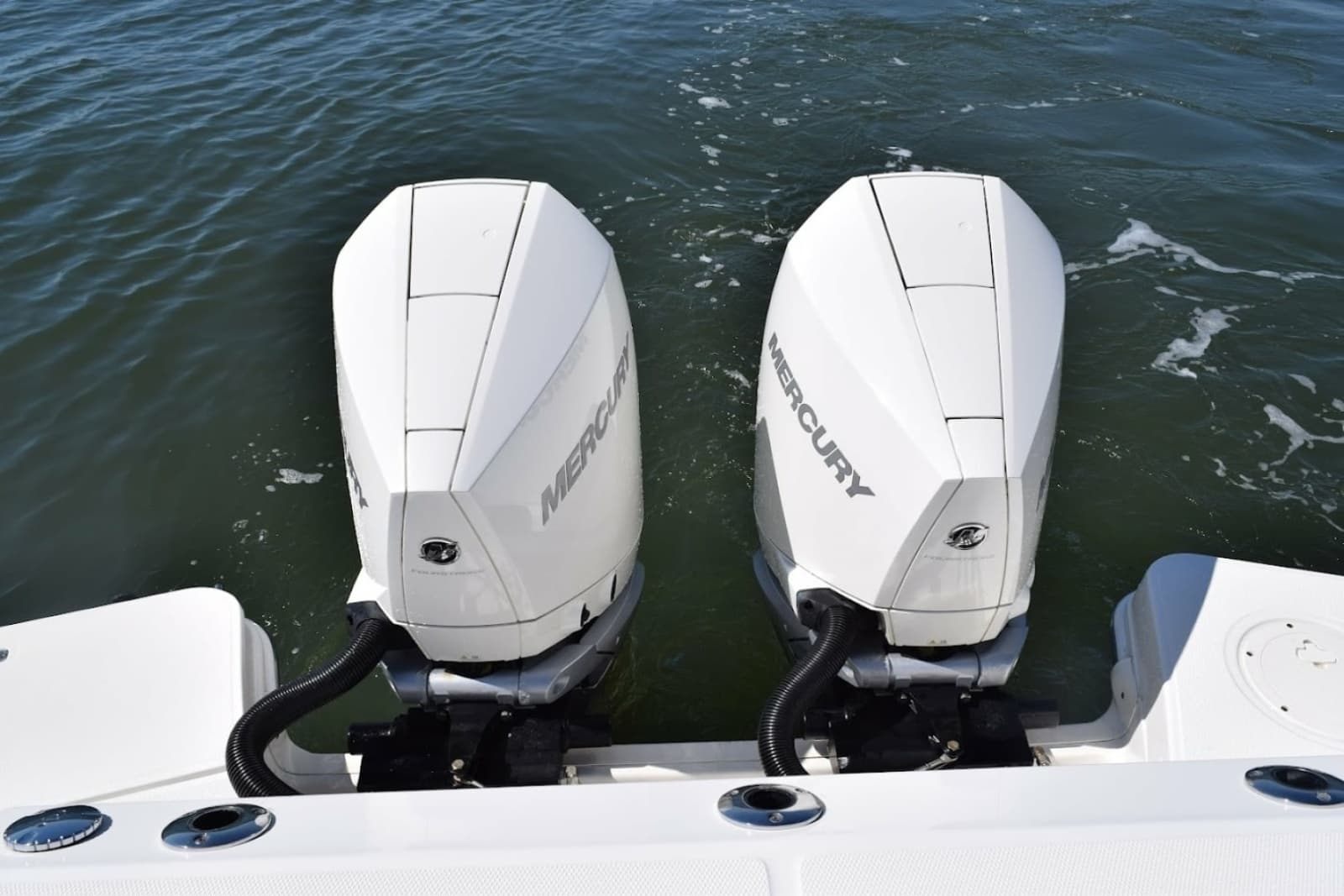 Boston Whaler 32 - SIP N SEA - Twin Engines