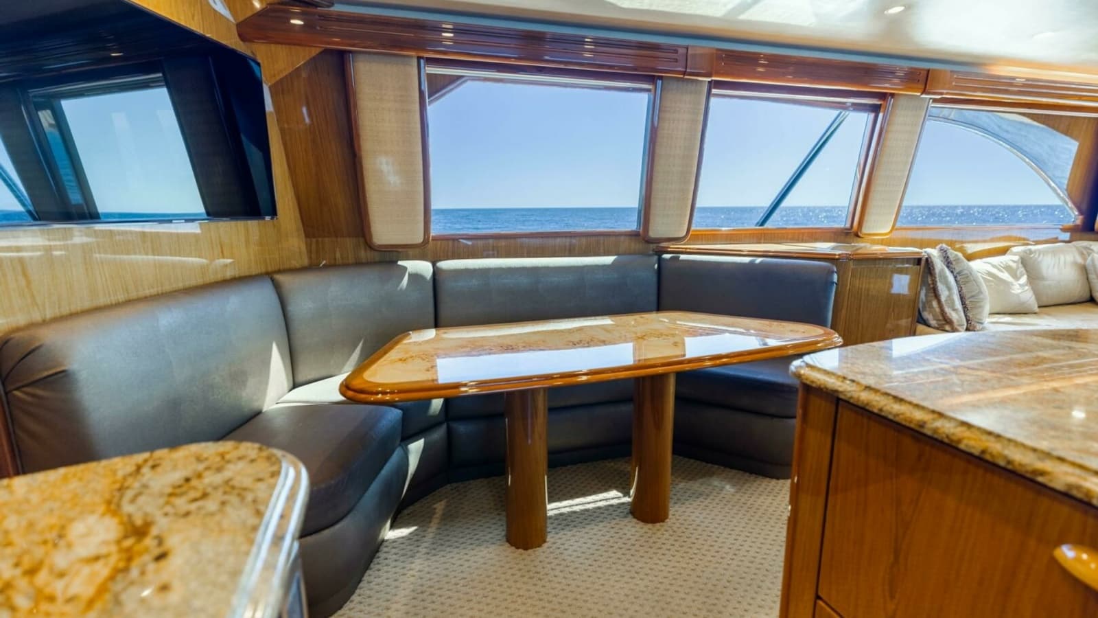 2013 Viking 76 Convertible- REEL FIRE- Dinnette