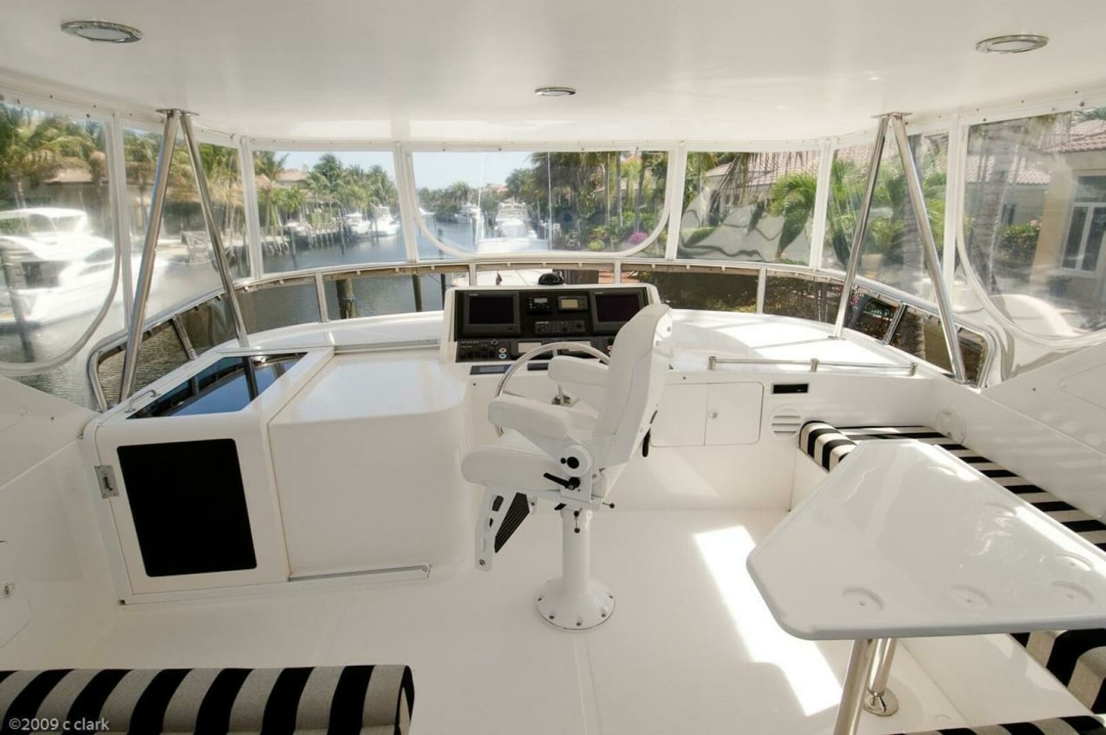 2005 Ocean Alexander 58 - Flybridge
