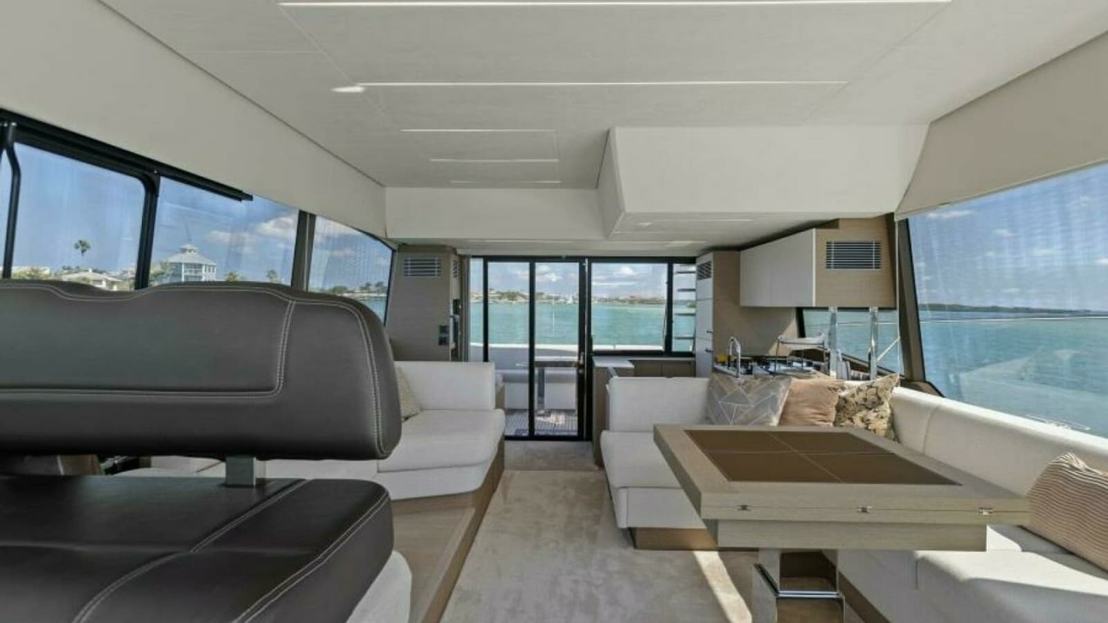 2022 59 Prestige Flybridge - How Sweet It Its - Salon Overview