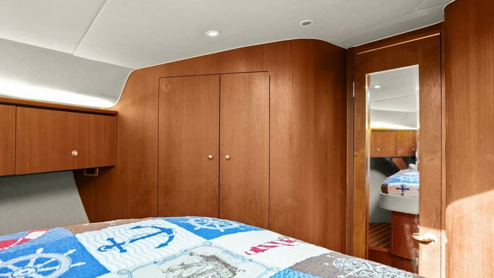 2007 Tiara Yachts 4300 Sovran - Stateroom