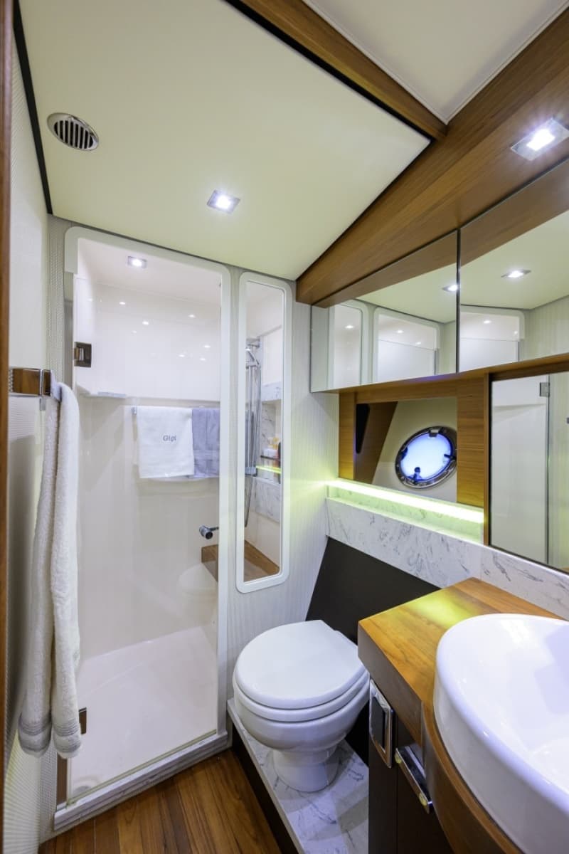 Tiara 44 Daybreak - Interior Head