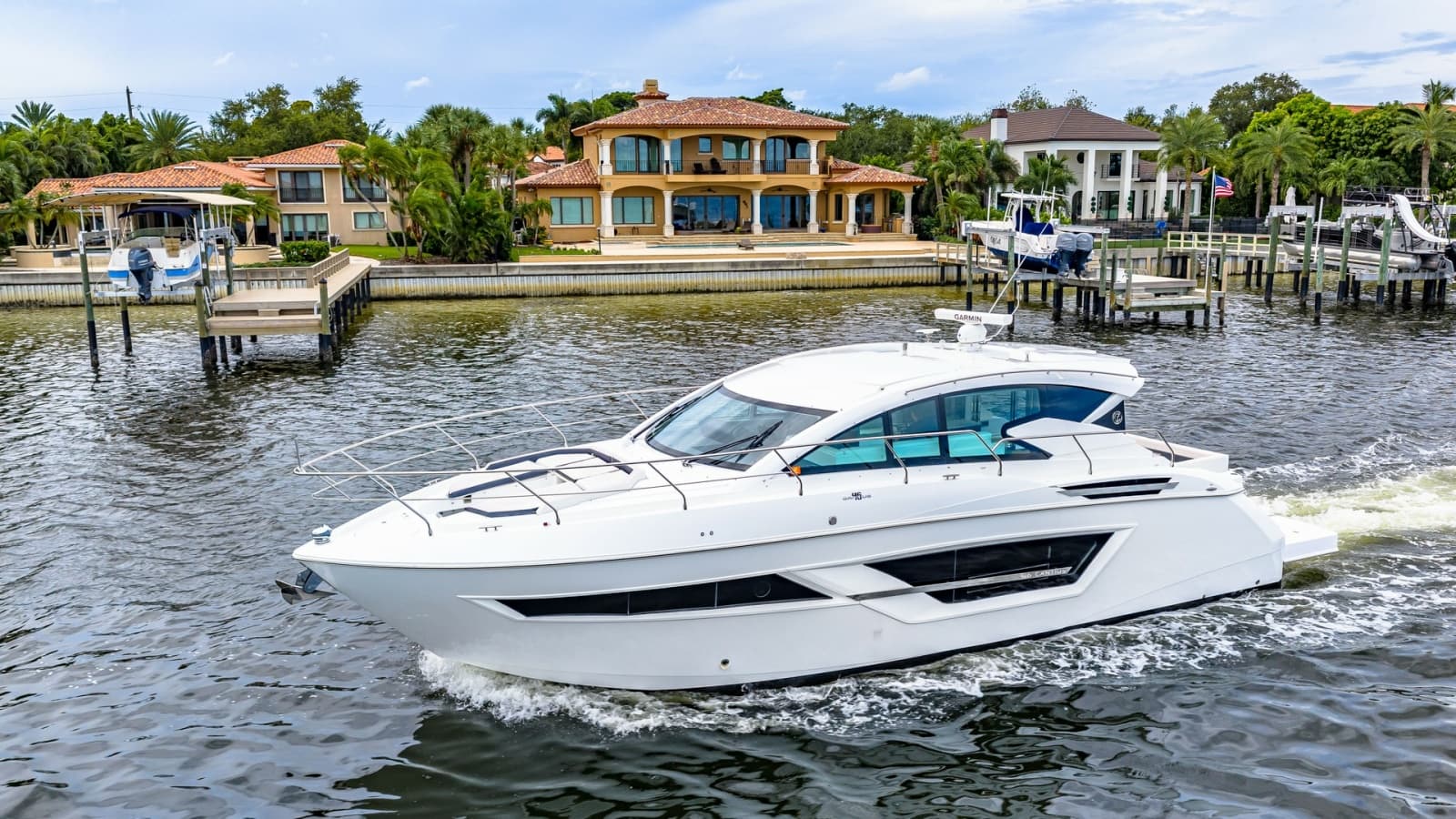 Side Profile of Cruisers Cantius 46