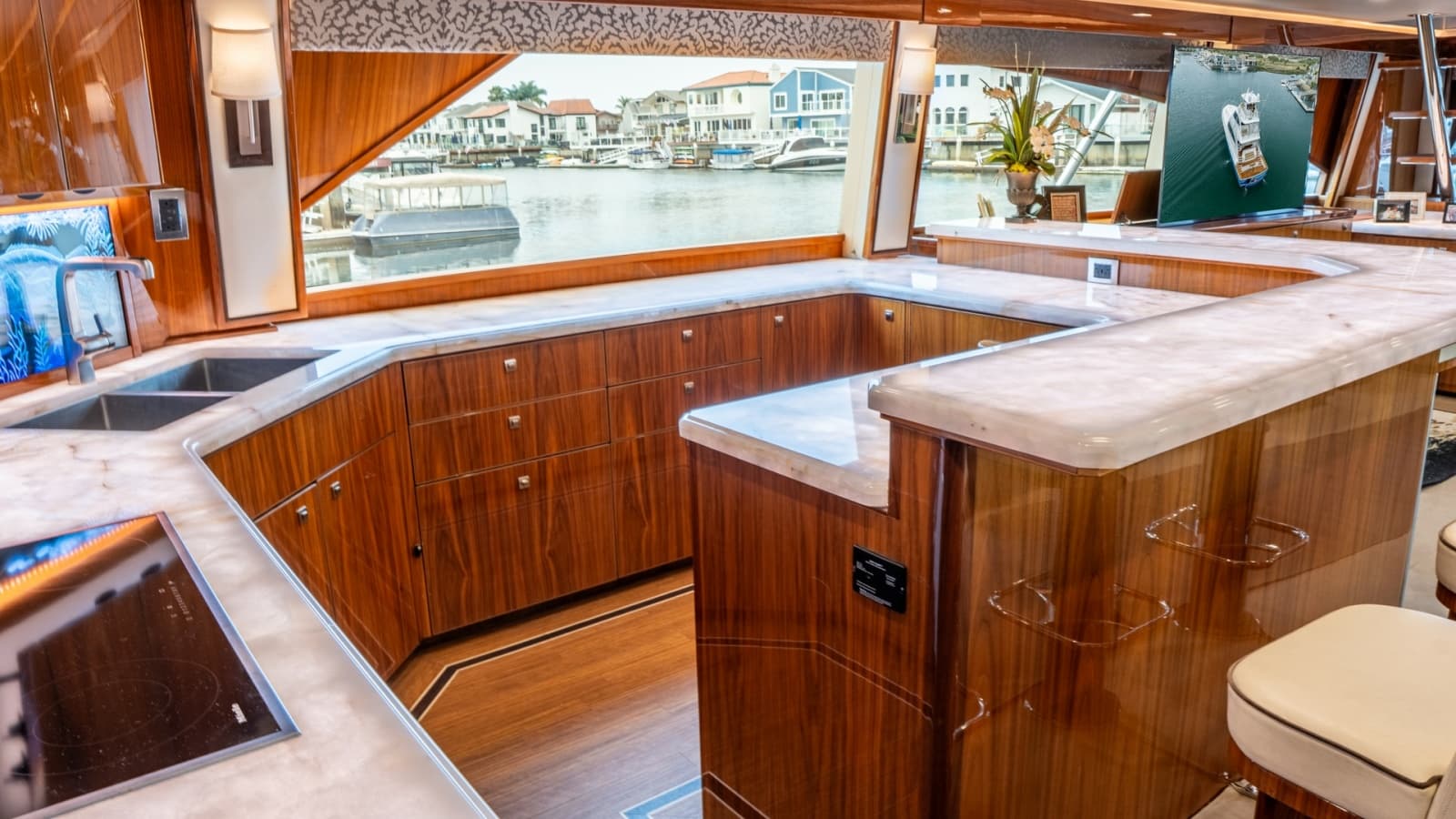 2020 Viking 92 Skybridge "After Midnight"