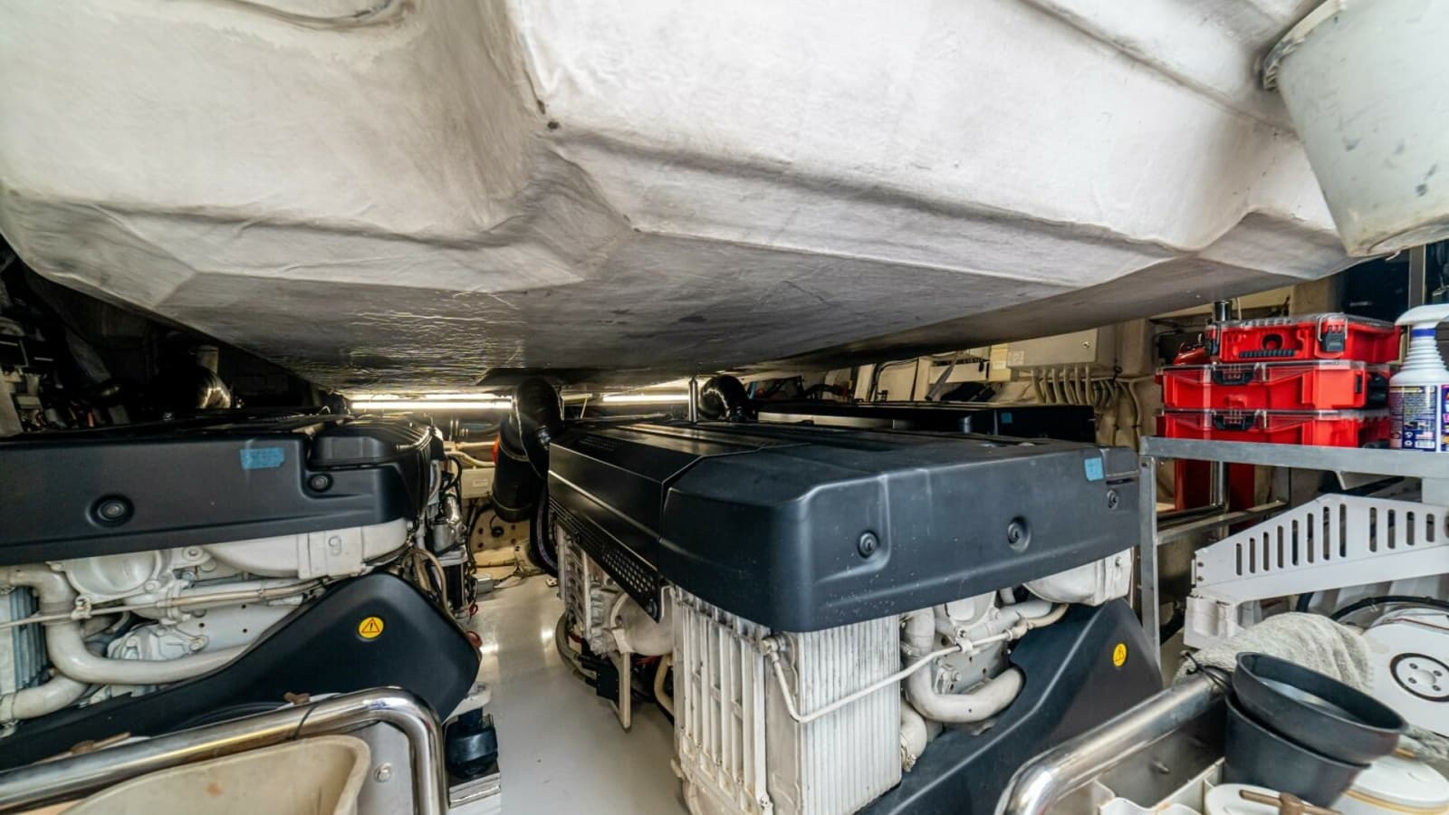 2017 Azimut 77 "Carpe Diem" - Engine Room