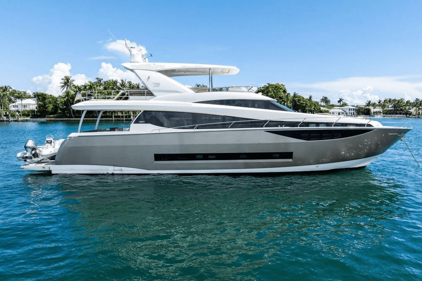 2016 Prestige 750