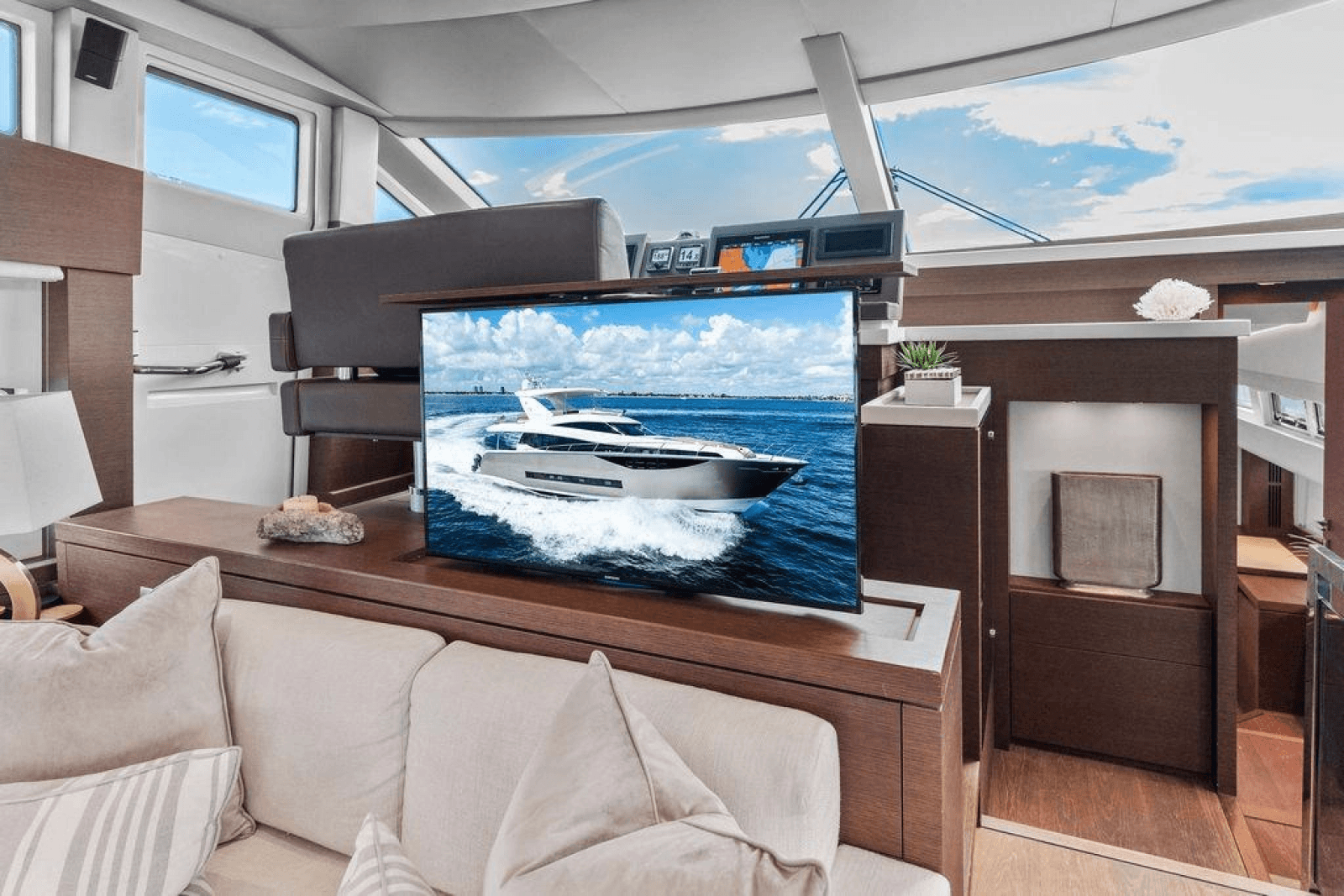 2016 Prestige 750