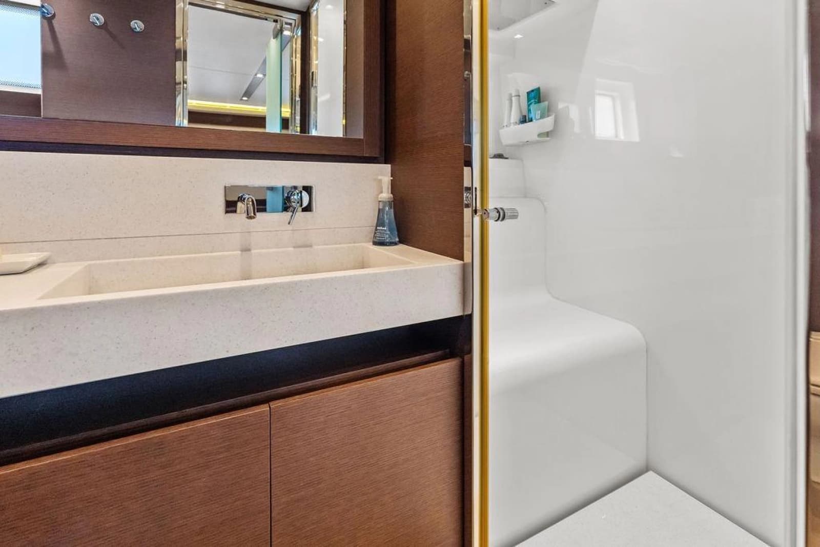 2016 Prestige 750