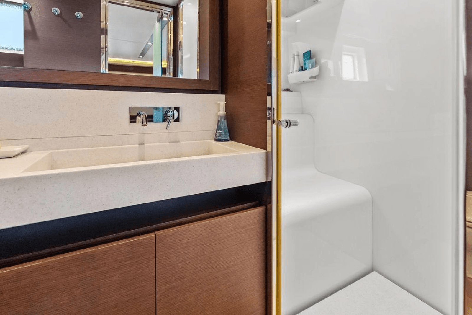 2016 Prestige 750