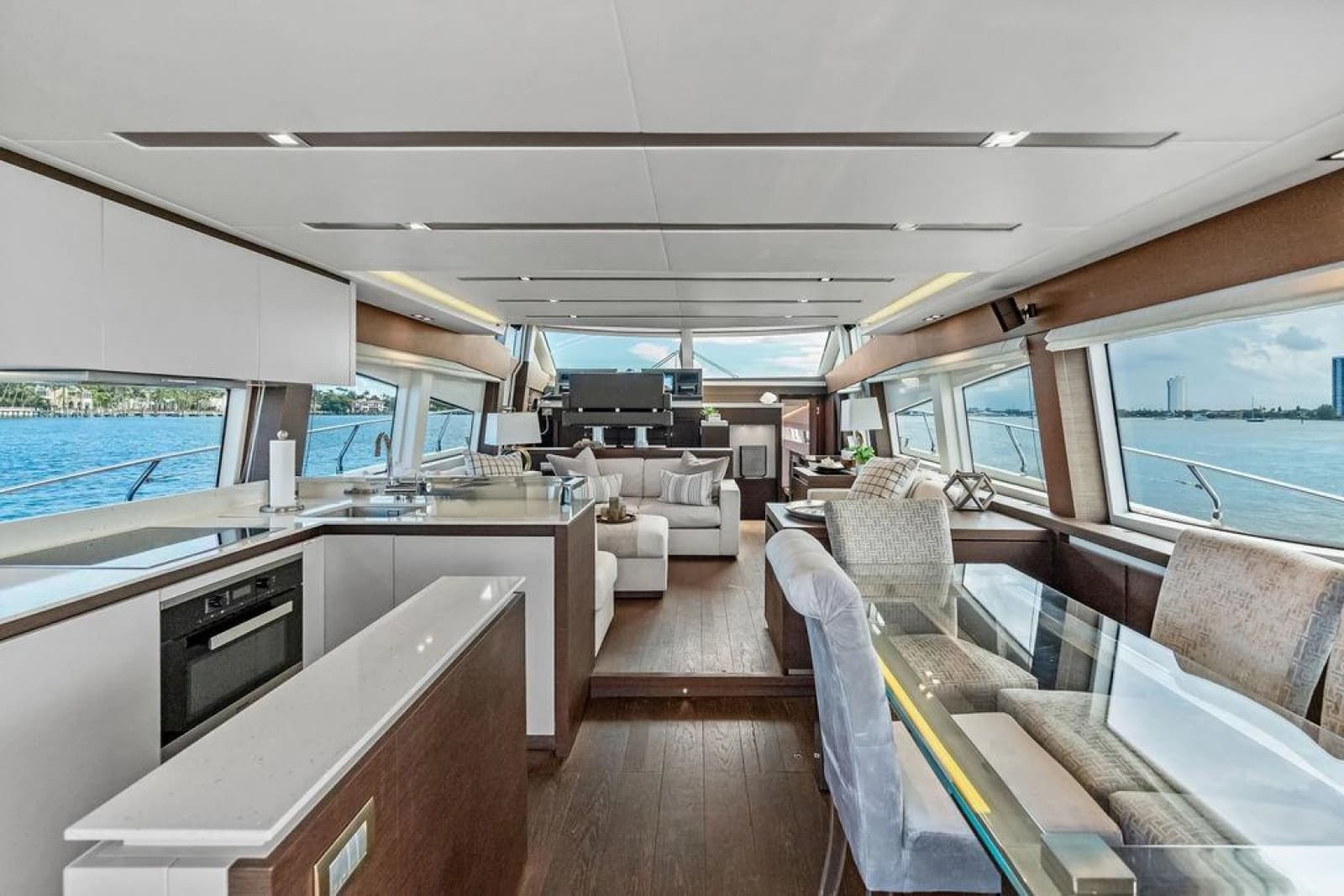 2016 Prestige 750