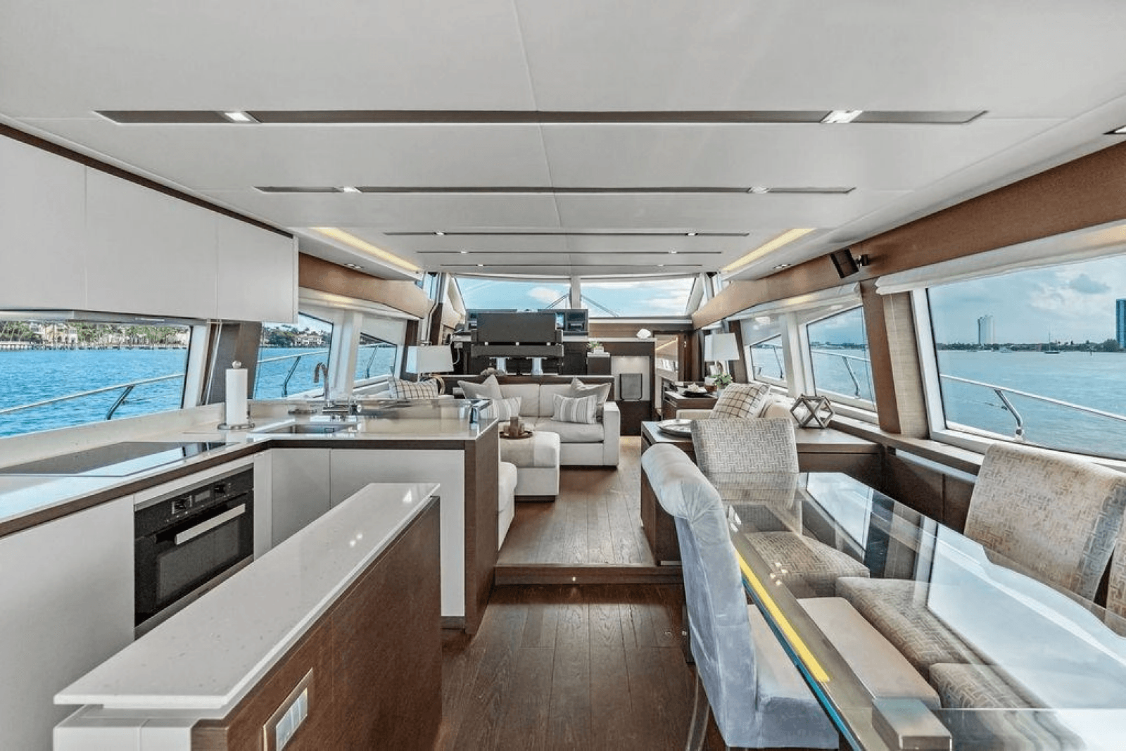 2016 Prestige 750