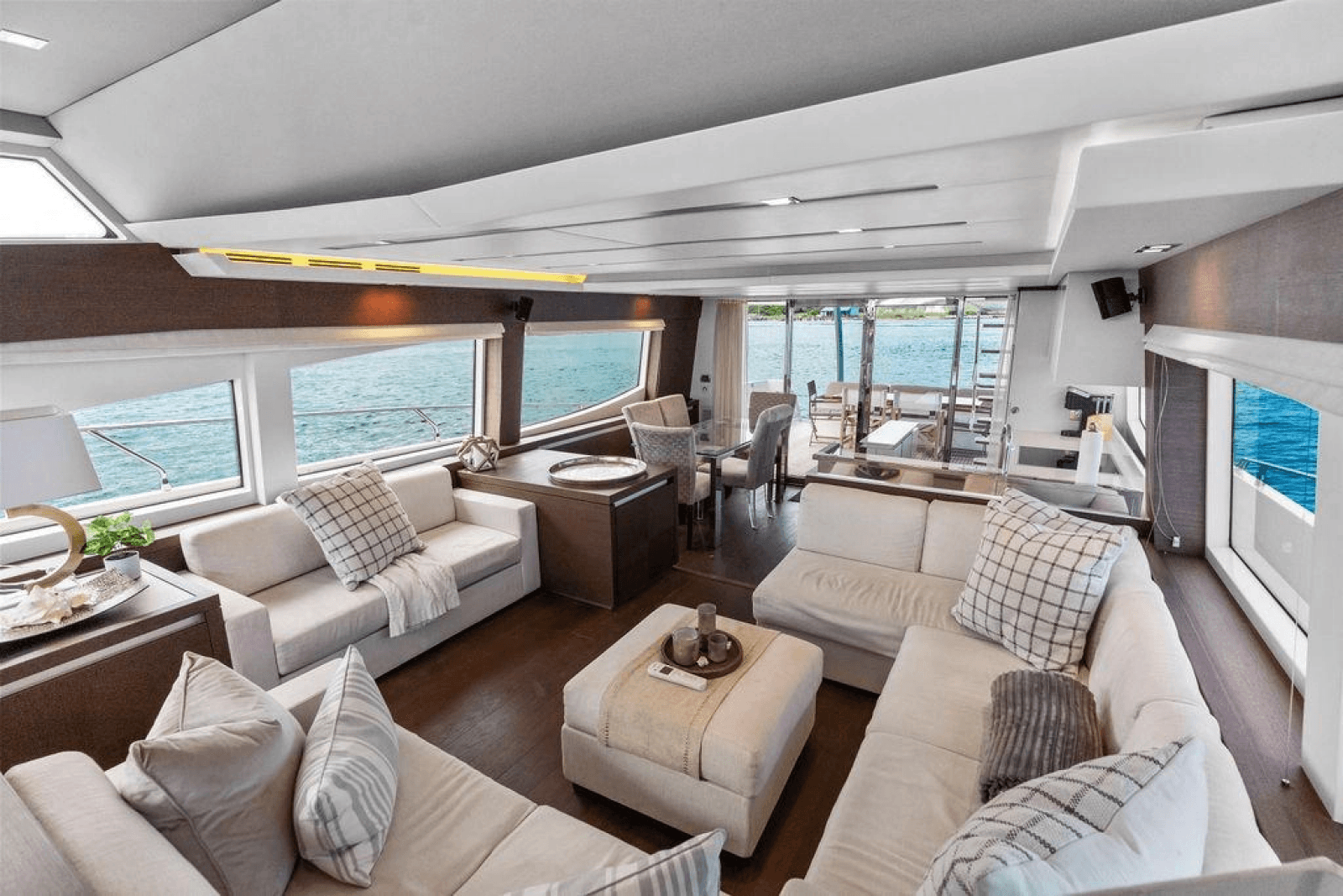 2016 Prestige 750