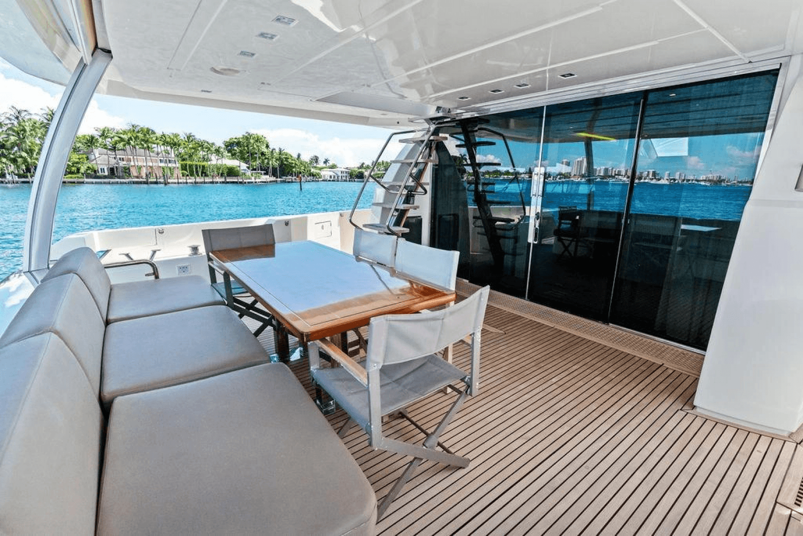 2016 Prestige 750