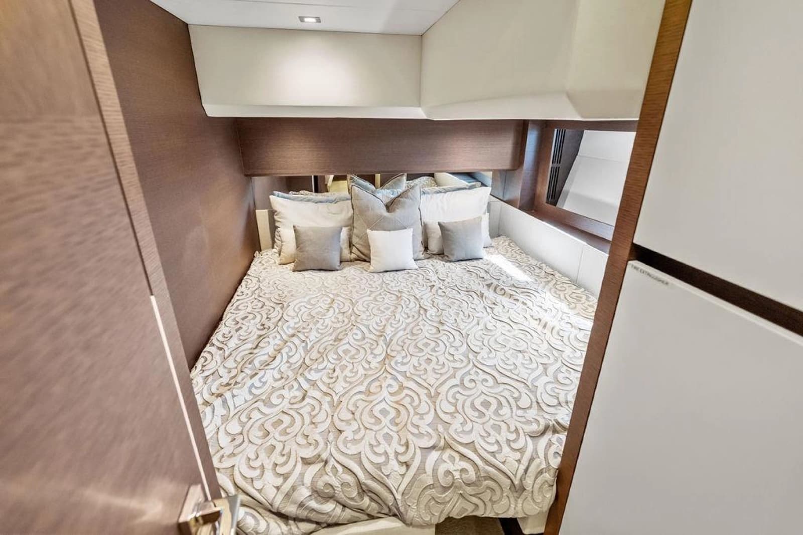2016 Prestige 750