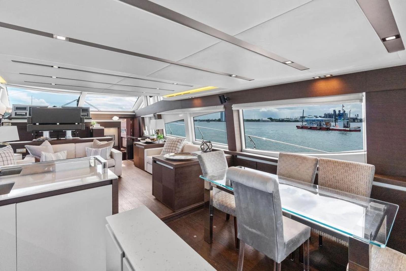 2016 Prestige 750