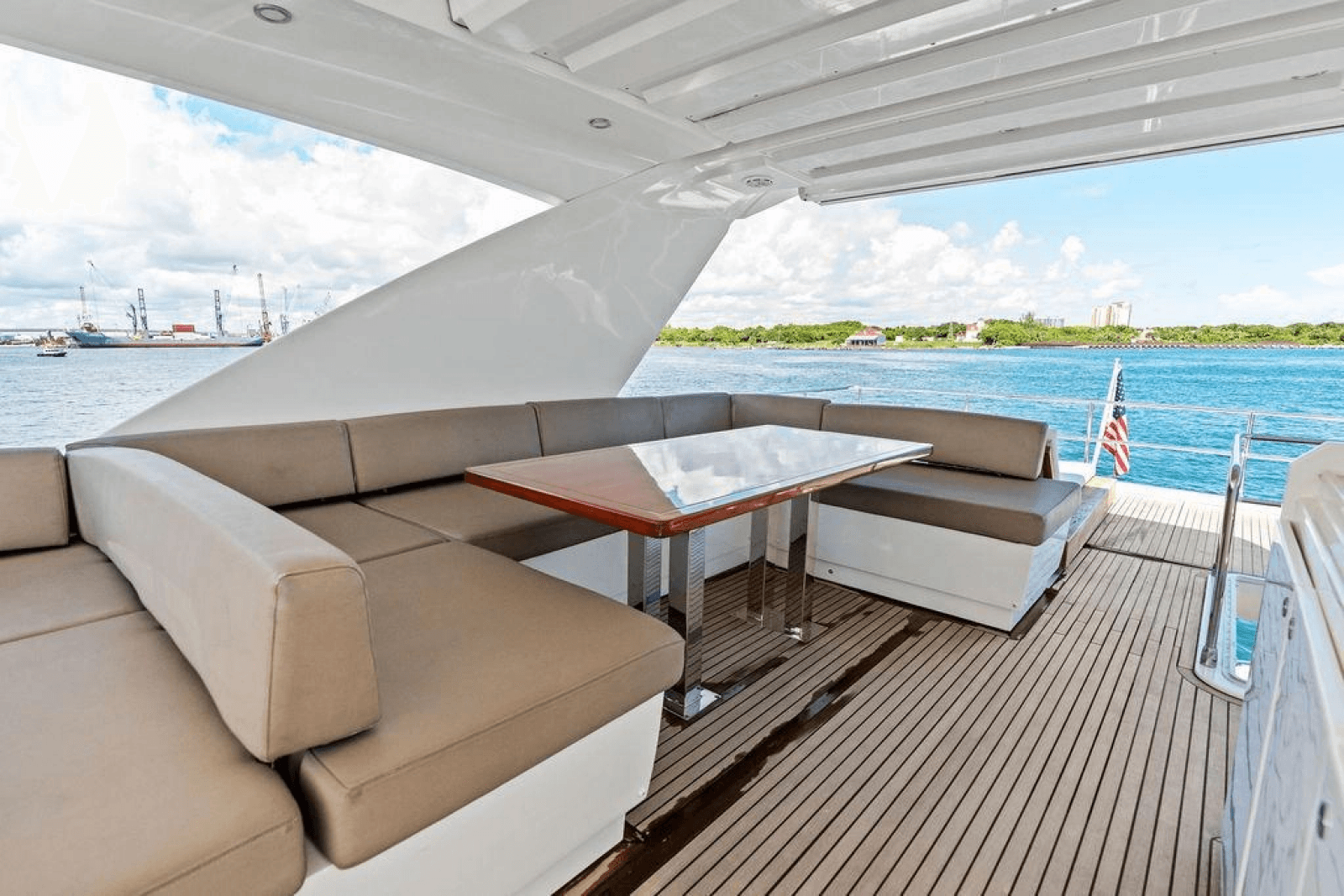 2016 Prestige 750