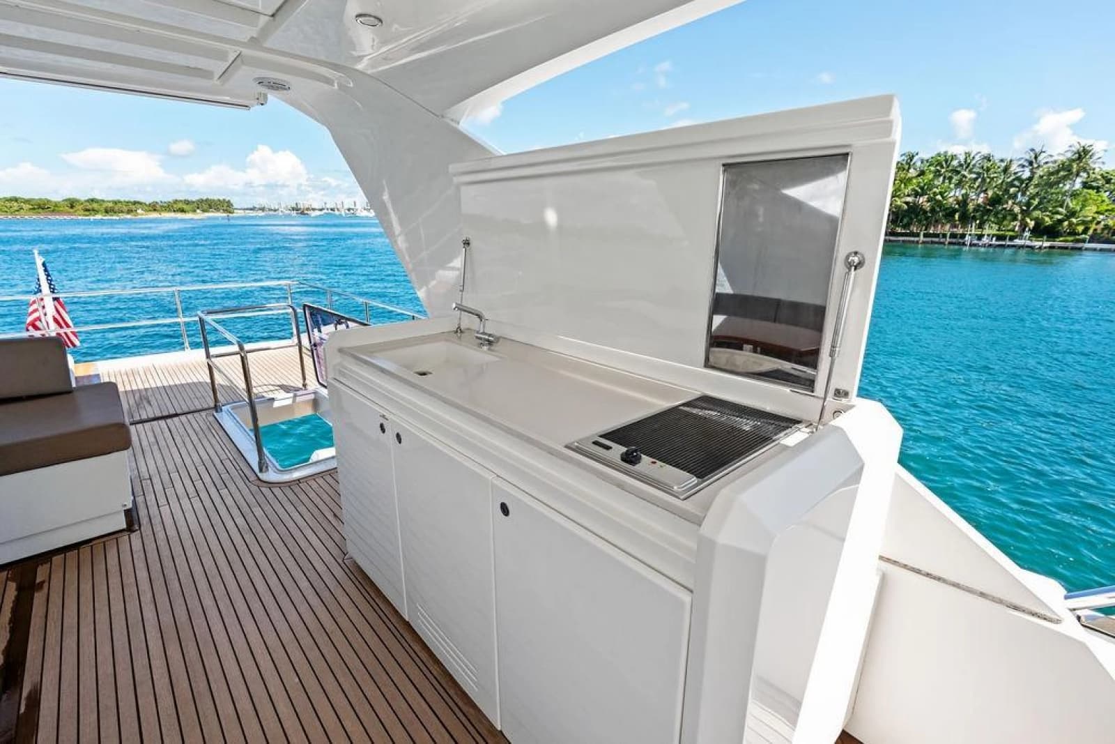 2016 Prestige 750