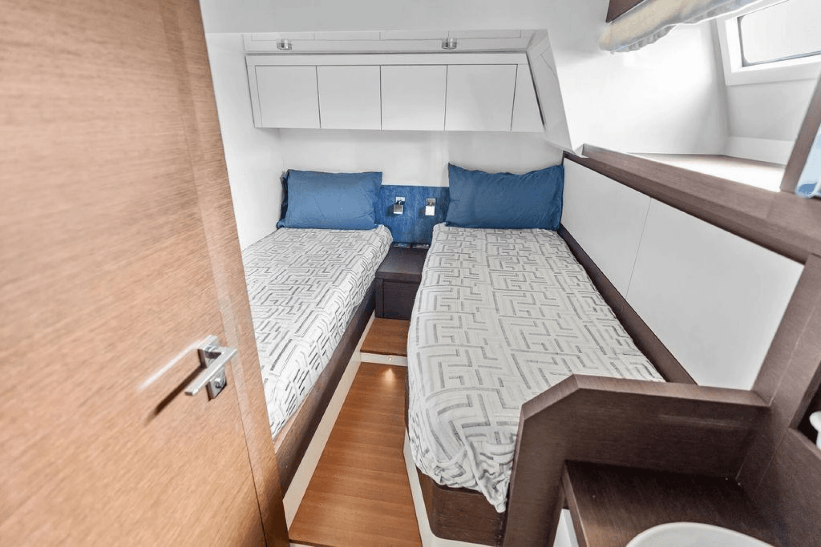 2016 Prestige 750