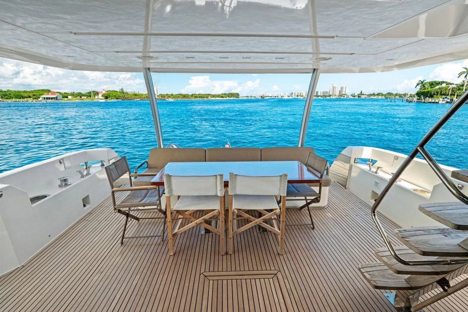2016 Prestige 750