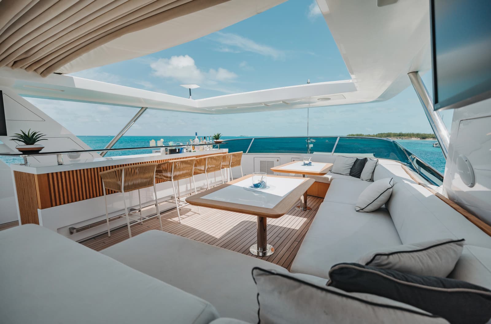2014 Benetti Veloce 140